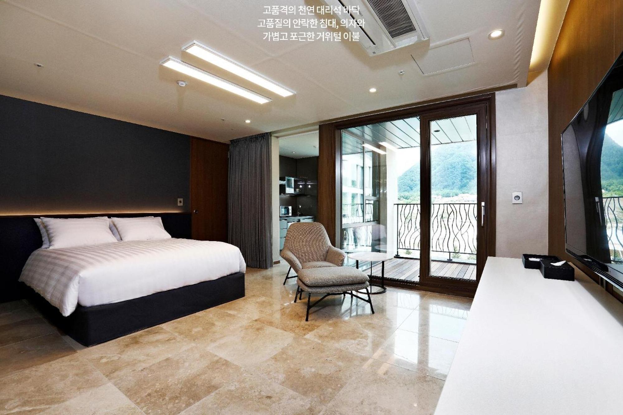 ไพน์ ฟอเรสต์ ชองซอน อัลไพน์ รีสอร์ต Hotel ภายนอก รูปภาพ